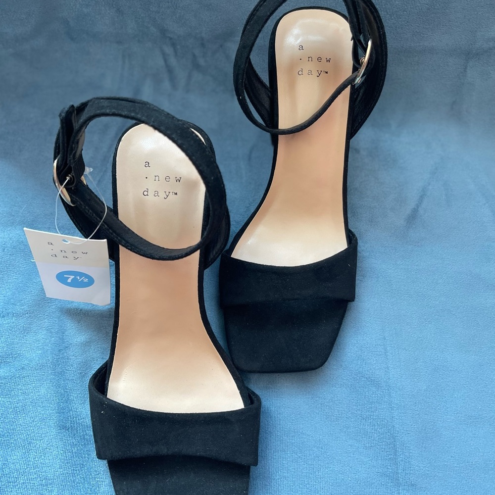 Women Square-toe heels 👡
